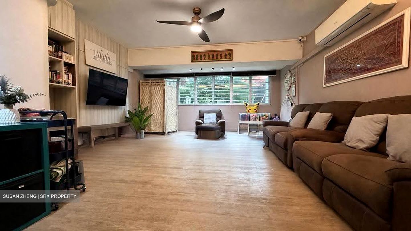Blk 327 Jurong East Street 31 (Jurong East), HDB Executive #611855481
